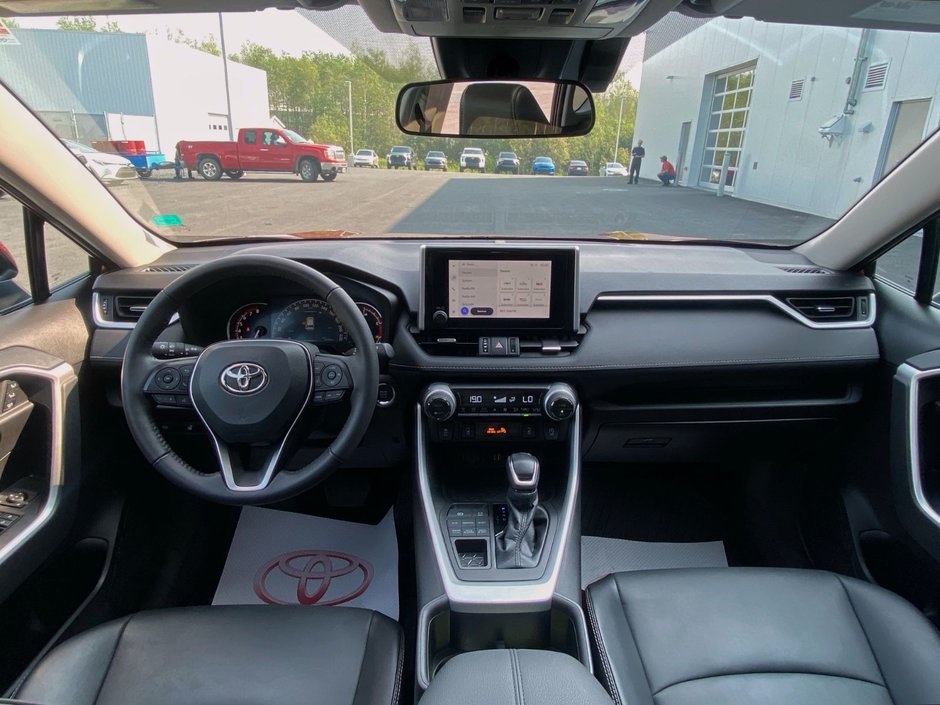 2023 Toyota Rav4 XLE Premium XLE-15