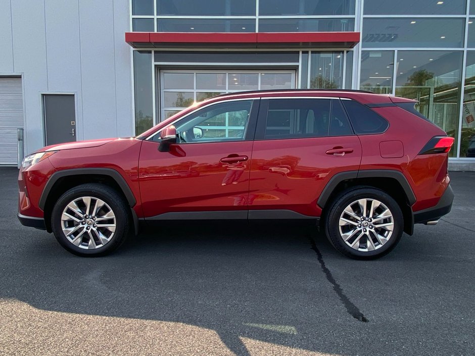 2023 Toyota Rav4 XLE Premium XLE-7