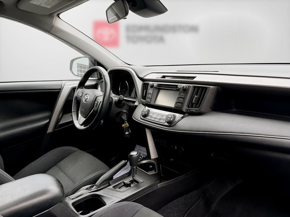 Toyota RAV4 XLE 2017-7