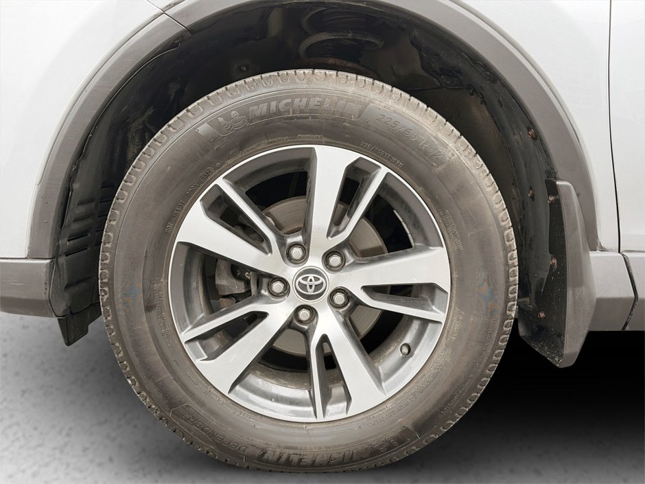 Toyota RAV4 XLE 2017-5