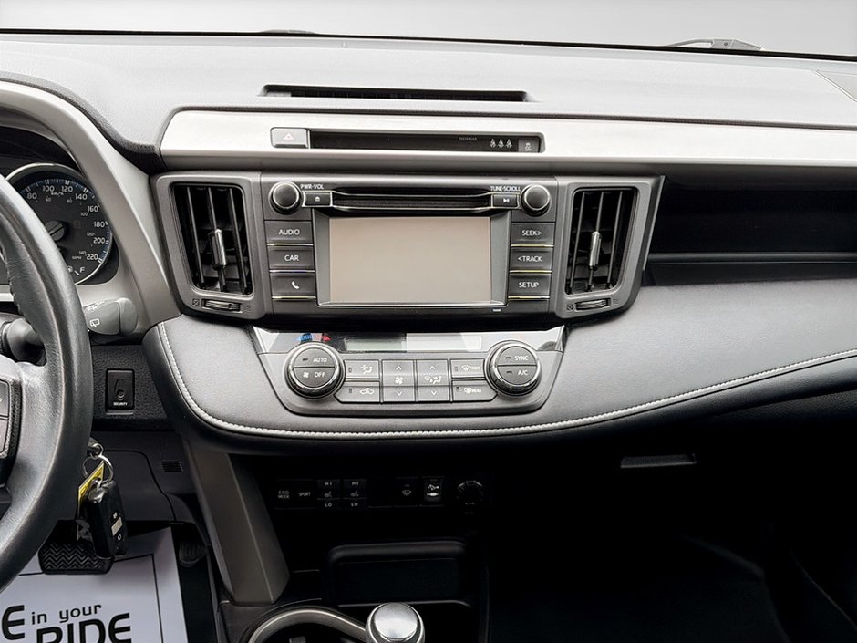 Toyota RAV4 XLE 2017-10