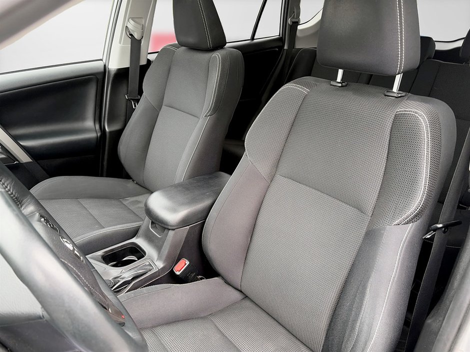 Toyota RAV4 XLE 2017-8