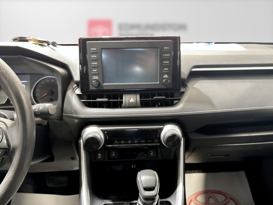 Toyota RAV4 LE 2019-9