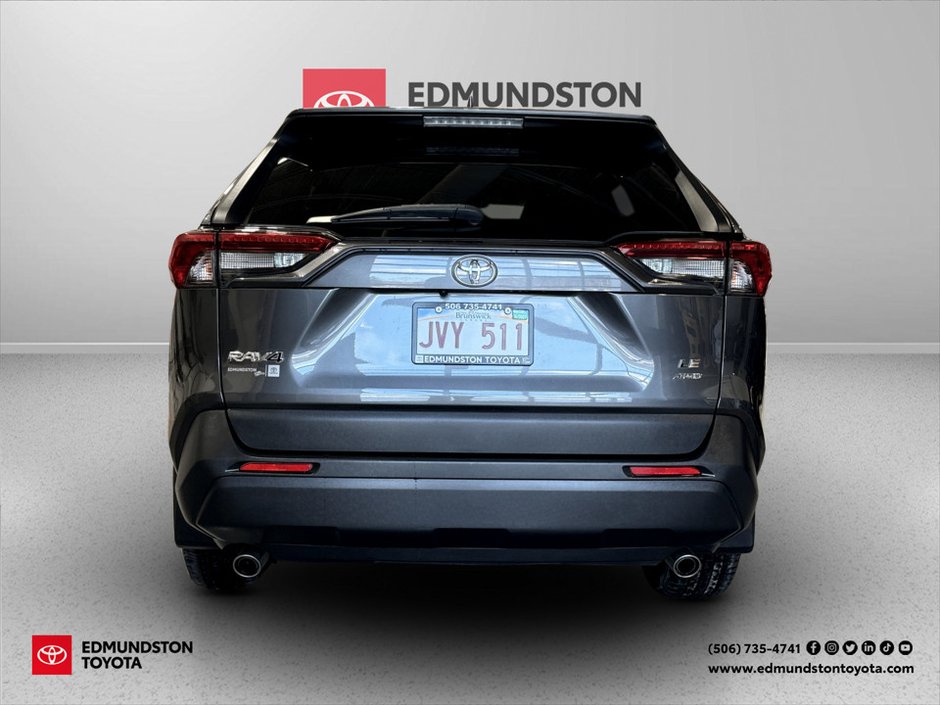 Toyota RAV4 LE 2019-4