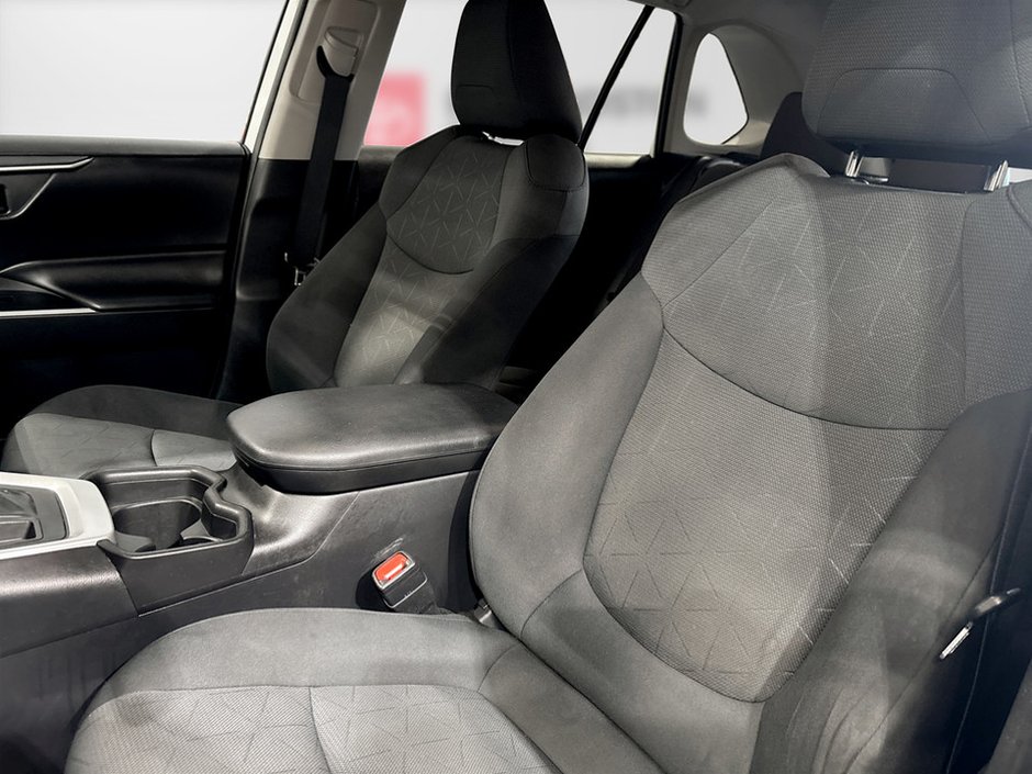2019 Toyota RAV4 LE-8