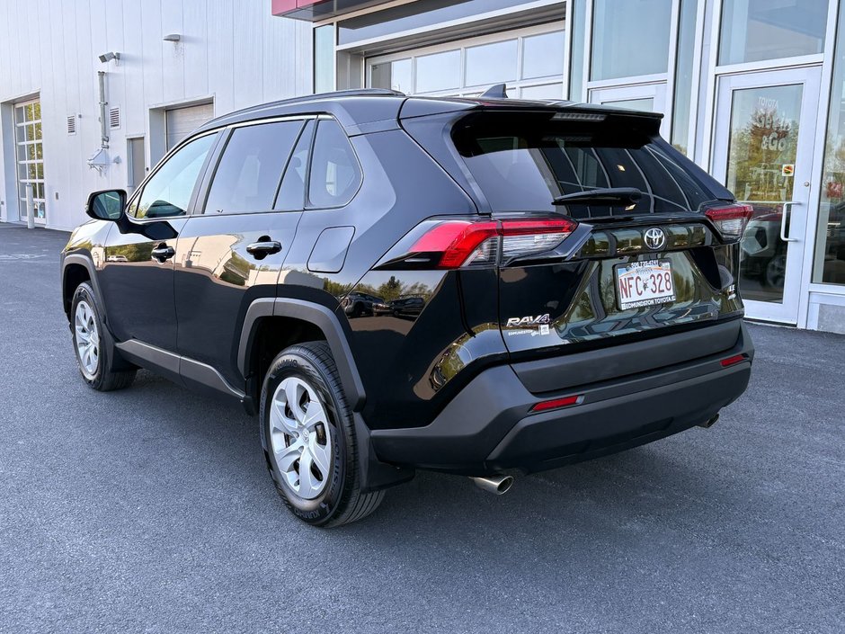 Toyota RAV4 LE LE 2020-6