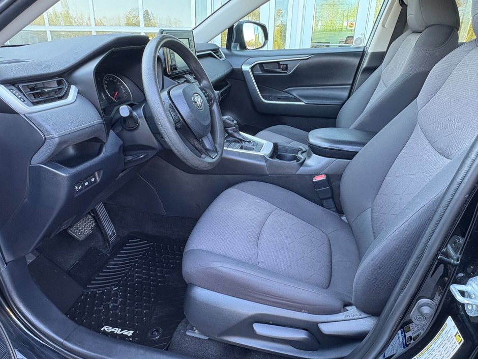 Toyota RAV4 LE LE 2020-10