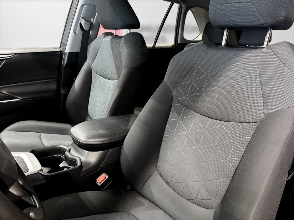 2020 Toyota RAV4 LE-10