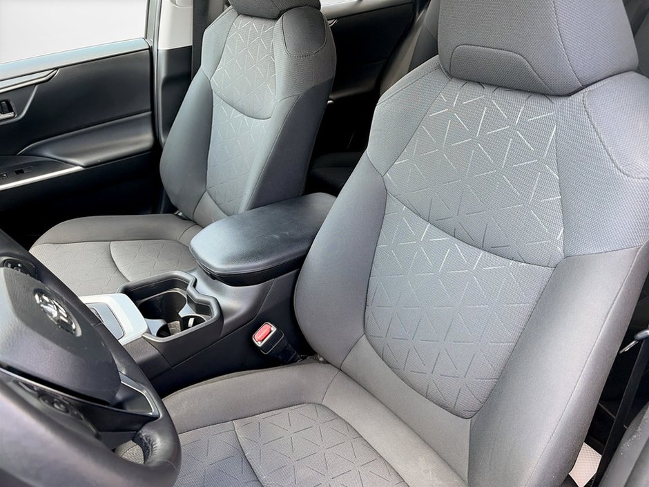 2021 Toyota RAV4 XLE-8