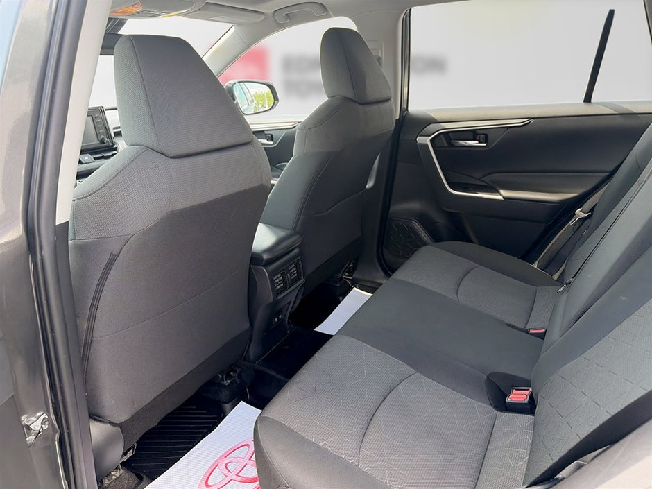 2021 Toyota RAV4 XLE-13