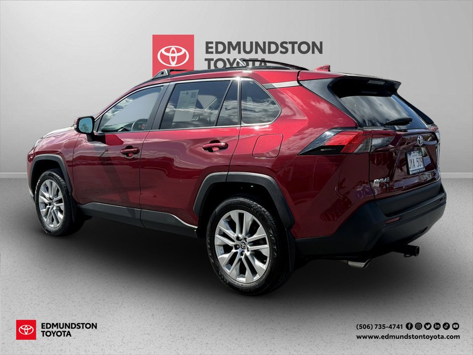 2021 Toyota RAV4 XLE-2