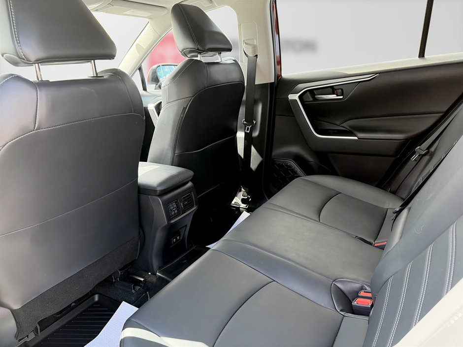 2021 Toyota RAV4 XLE-13