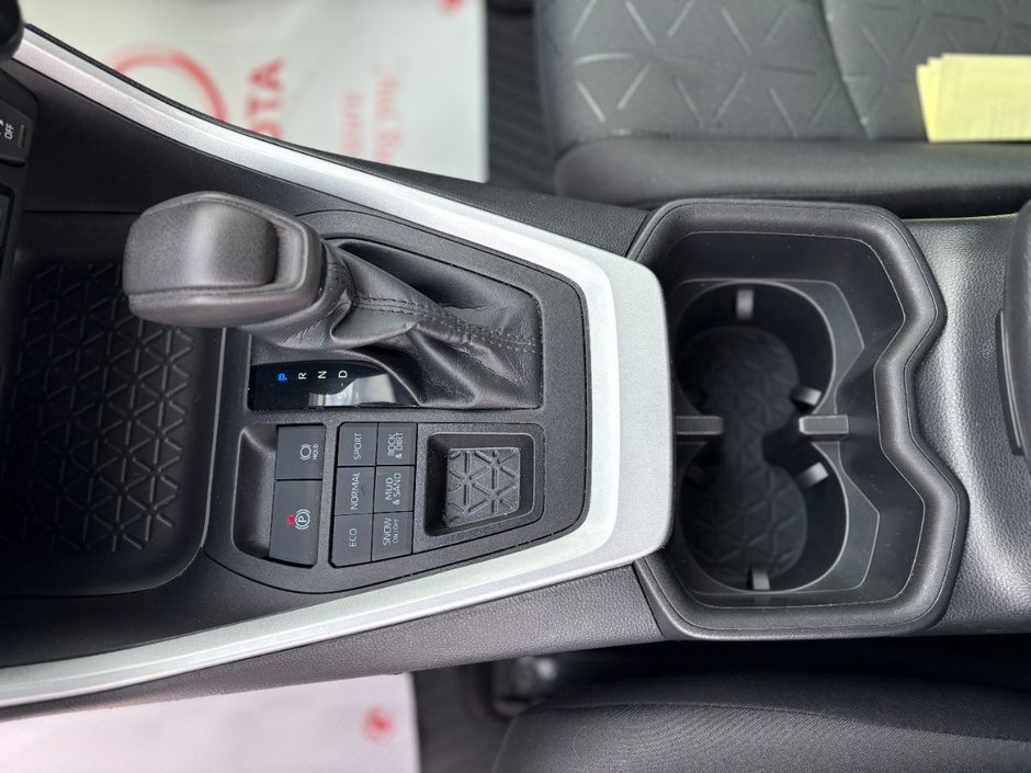 2022 Toyota RAV4 LE-13