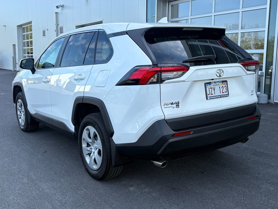 2022 Toyota RAV4 LE-6