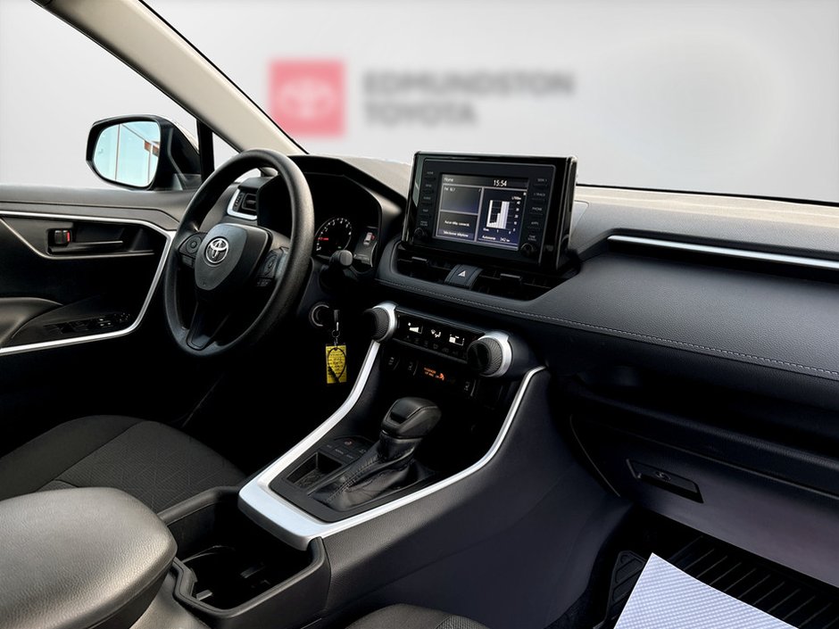 2022 Toyota RAV4 LE-6