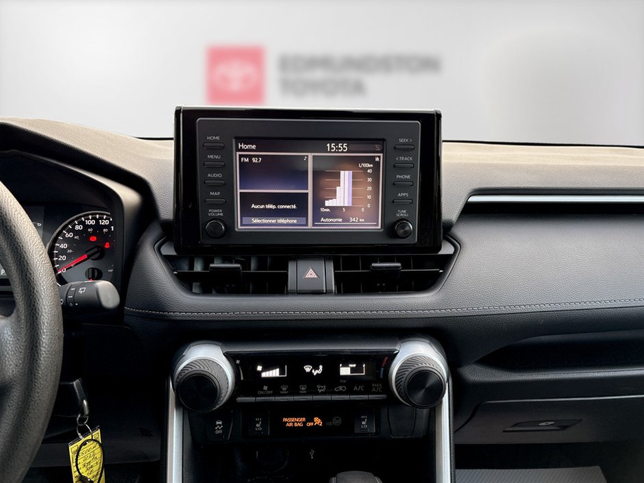 Toyota RAV4 LE 2022-9