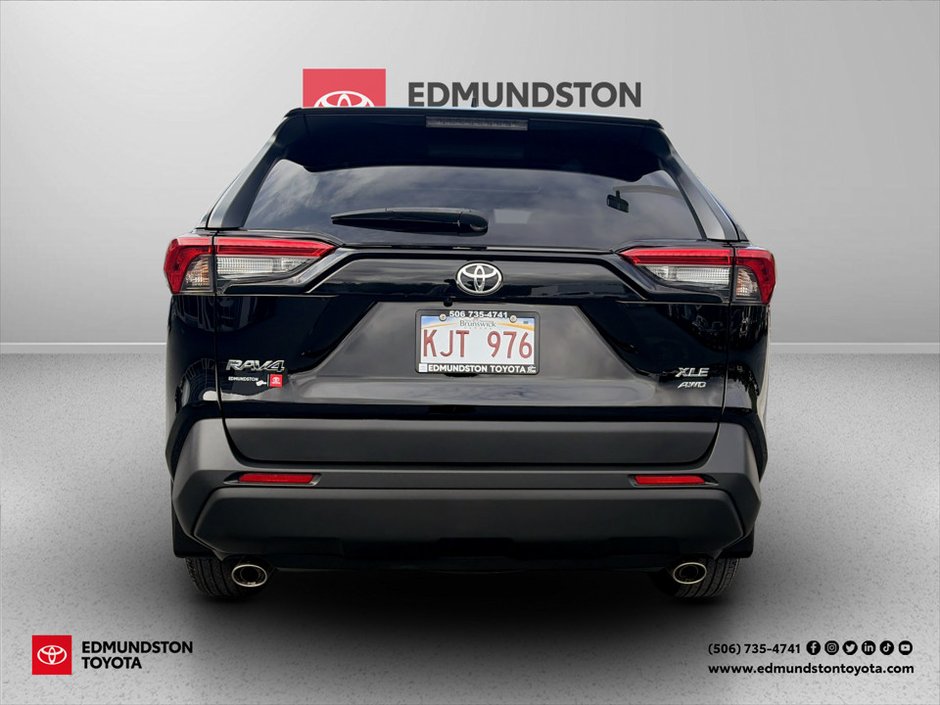 Toyota RAV4 XLE 2022-3