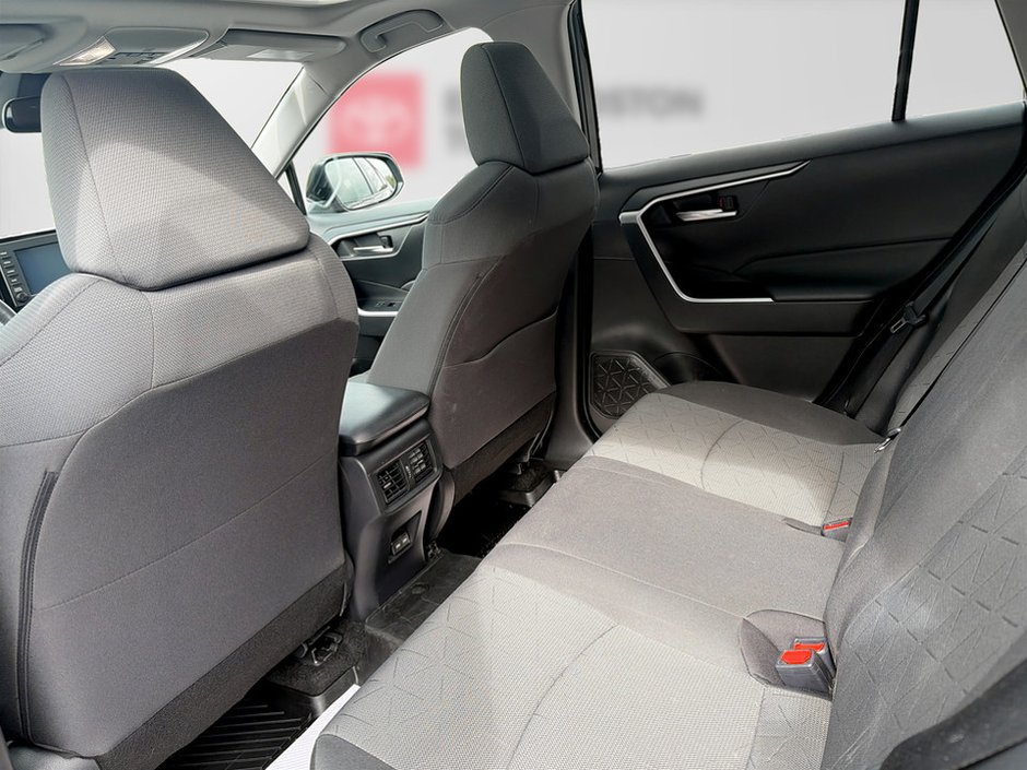 Toyota RAV4 XLE 2022-13