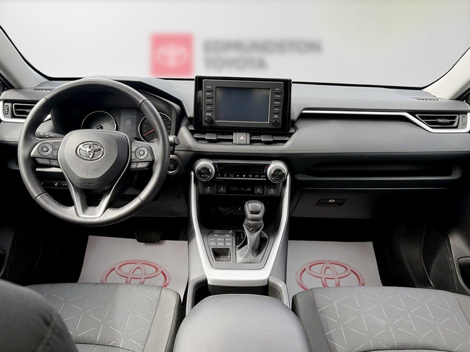 Toyota RAV4 XLE 2022-11