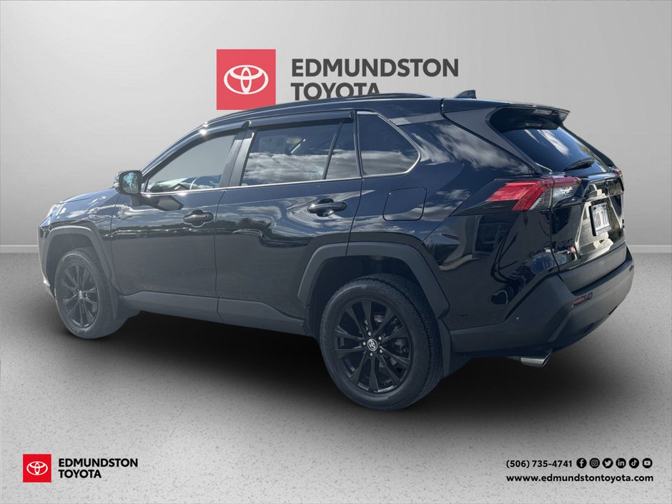 2022 Toyota RAV4 XLE-2