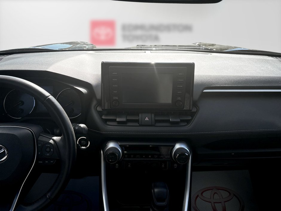 2022 Toyota RAV4 XLE-10