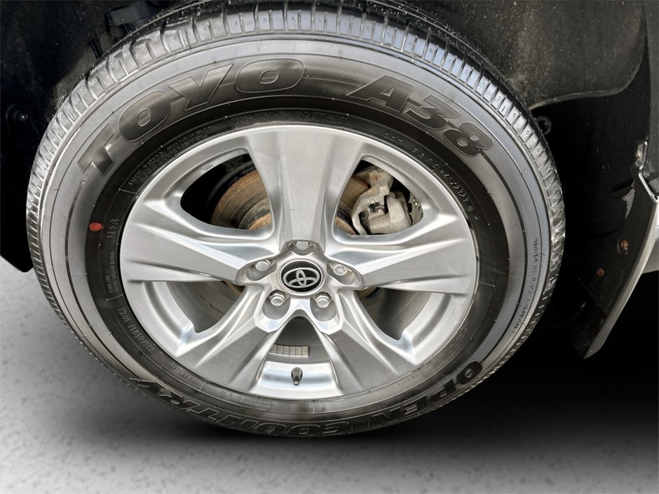 2023 Toyota RAV4 XLE-6