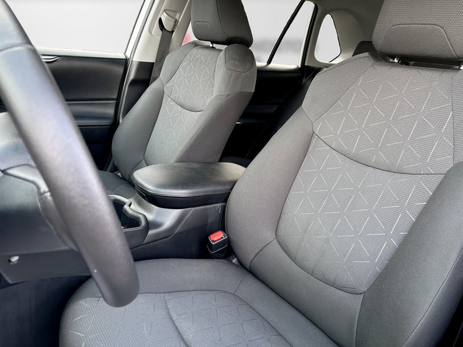 2023 Toyota RAV4 XLE-11