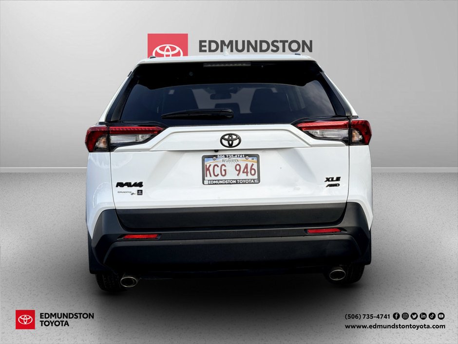 2023 Toyota RAV4 XLE-3