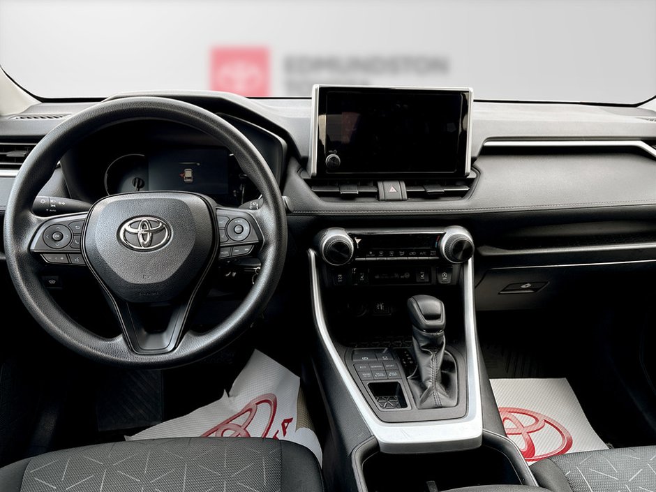 2023 Toyota RAV4 LE-9