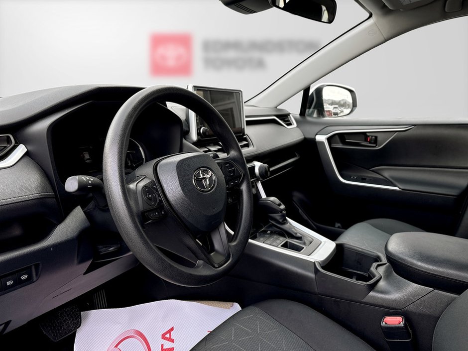 2023 Toyota RAV4 LE-10