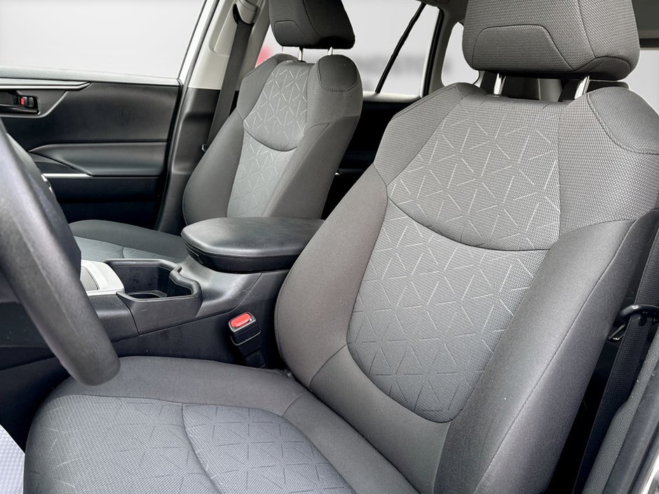 2023 Toyota RAV4 LE-9