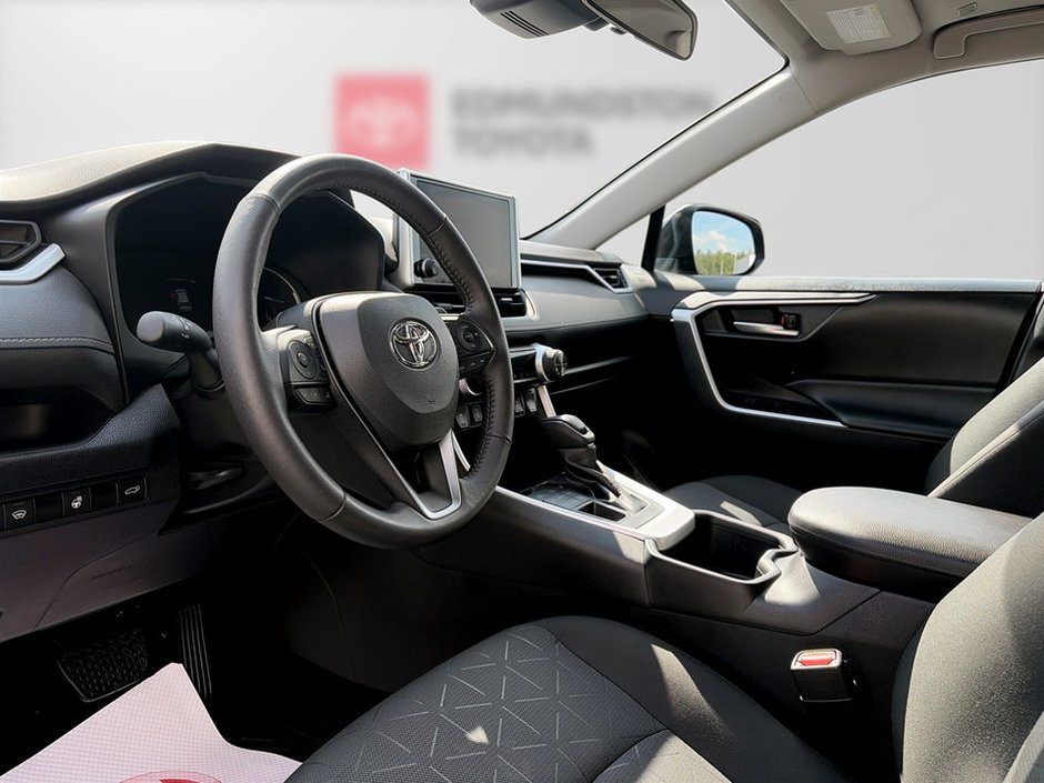 2023 Toyota RAV4 XLE-12