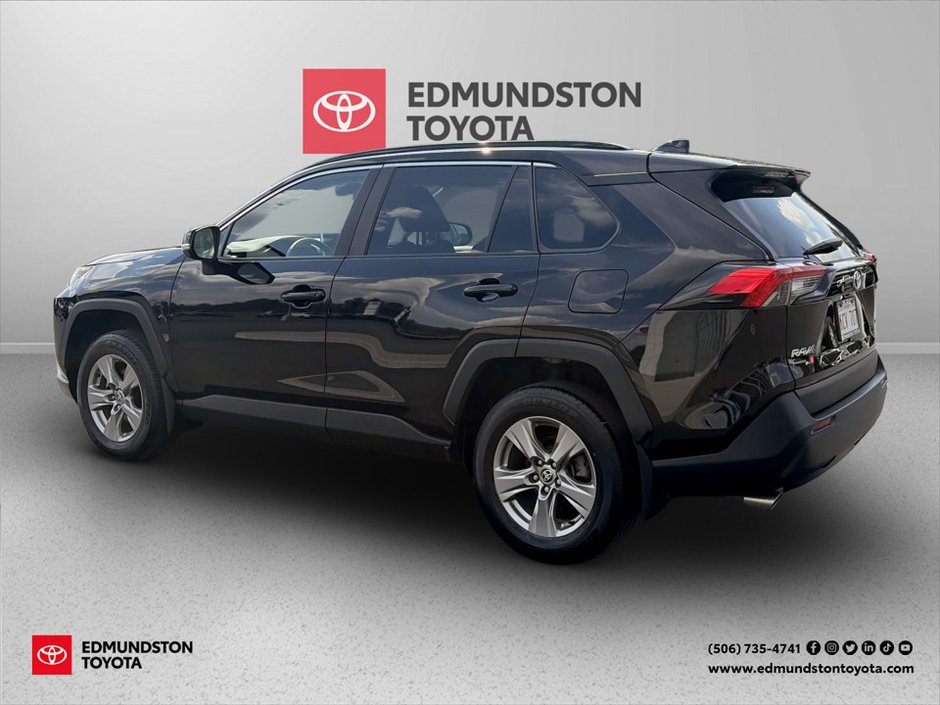 2023 Toyota RAV4 XLE-2