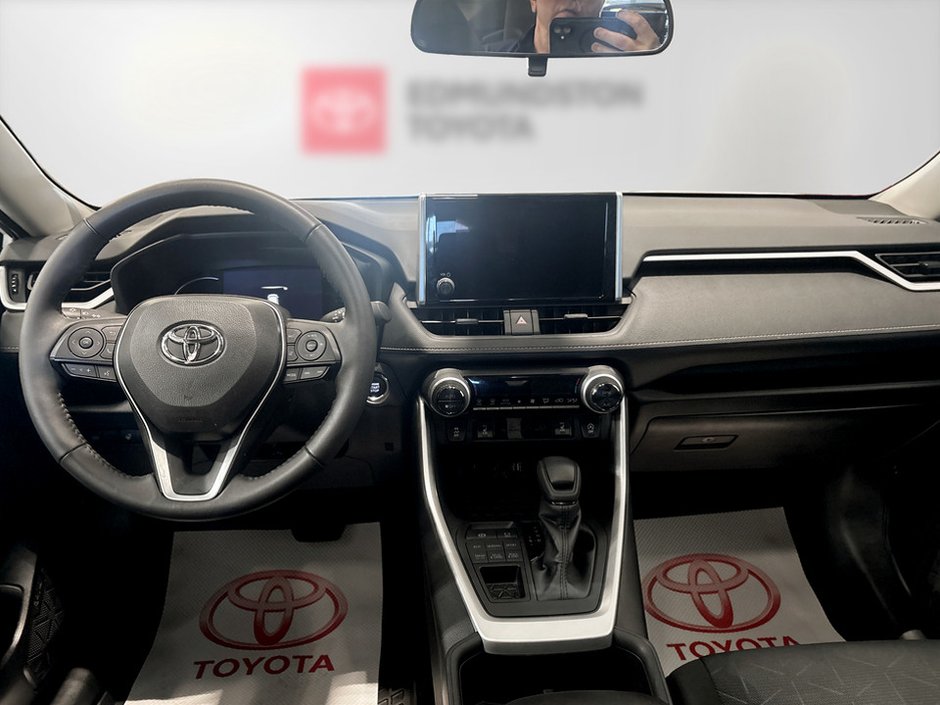2024 Toyota RAV4 XLE-7