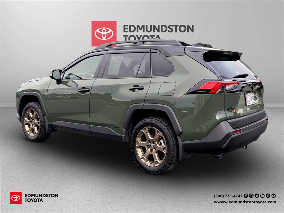 2025 Toyota RAV4 Hybrid XLE-2