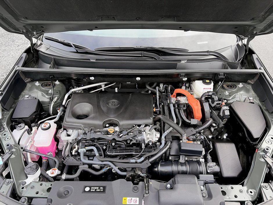 2025 Toyota RAV4 Hybrid XLE-15