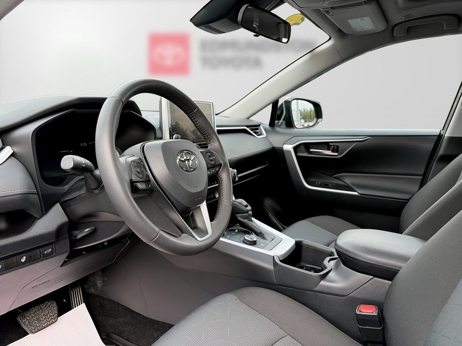 2025 Toyota RAV4 Hybrid XLE-12