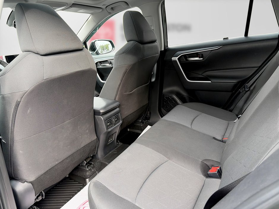 2025 Toyota RAV4 Hybrid XLE-13