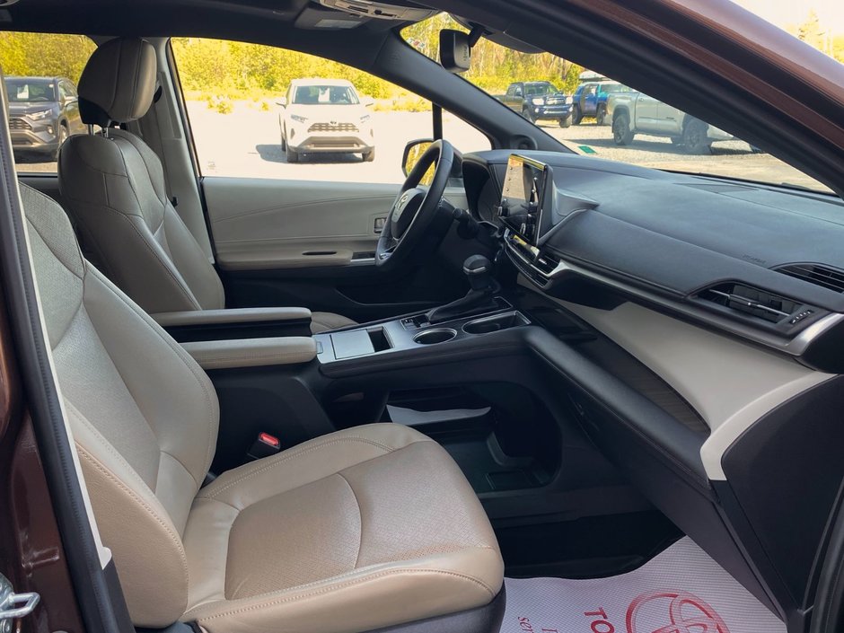 2022 Toyota SIENNA HYBRID LIMITED Limited-17
