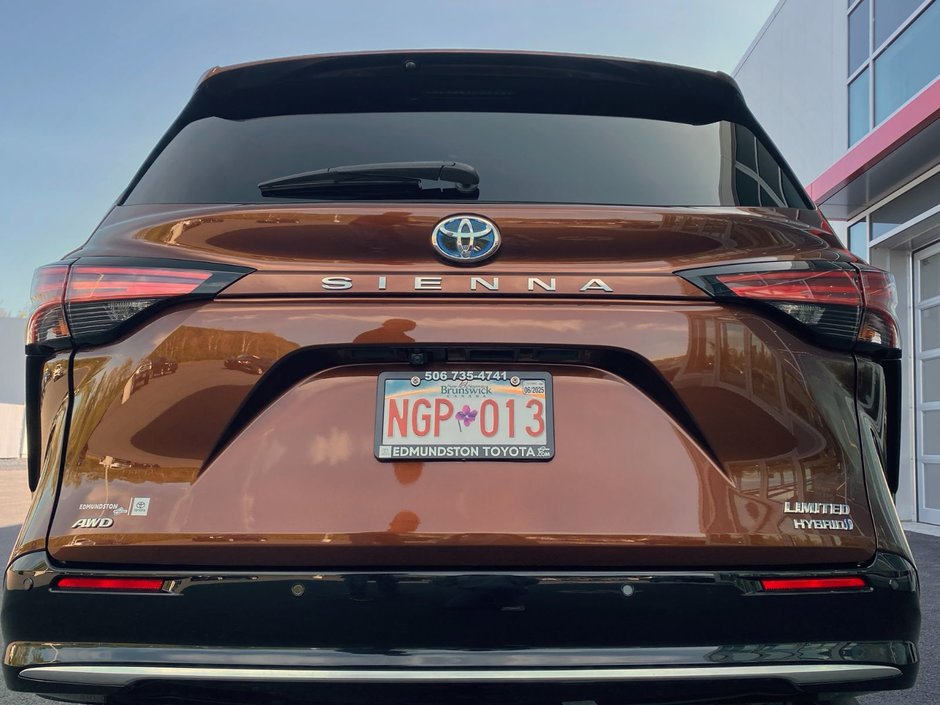 2022 Toyota SIENNA HYBRID LIMITED Limited-16