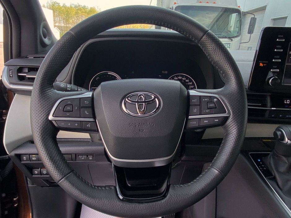 2022 Toyota SIENNA HYBRID LIMITED Limited-10