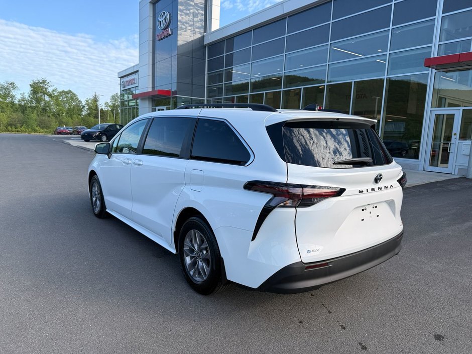 Toyota SIENNA LE 8 PLACES LE 2026-2