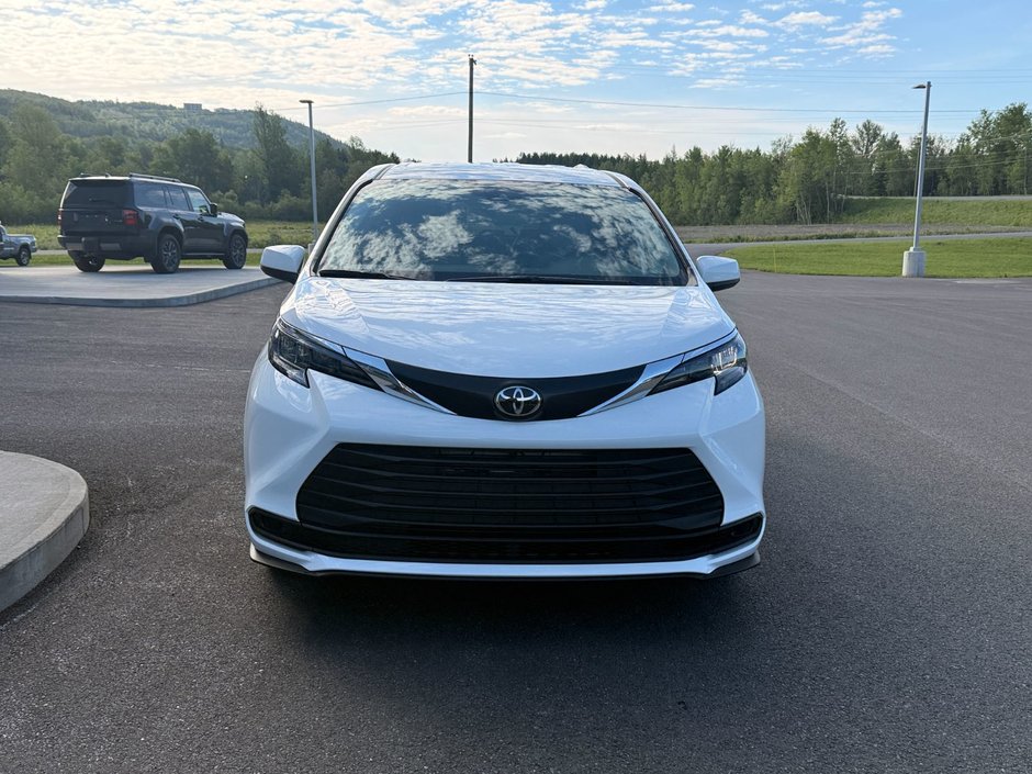 Toyota SIENNA LE 8 PLACES LE 2026-4