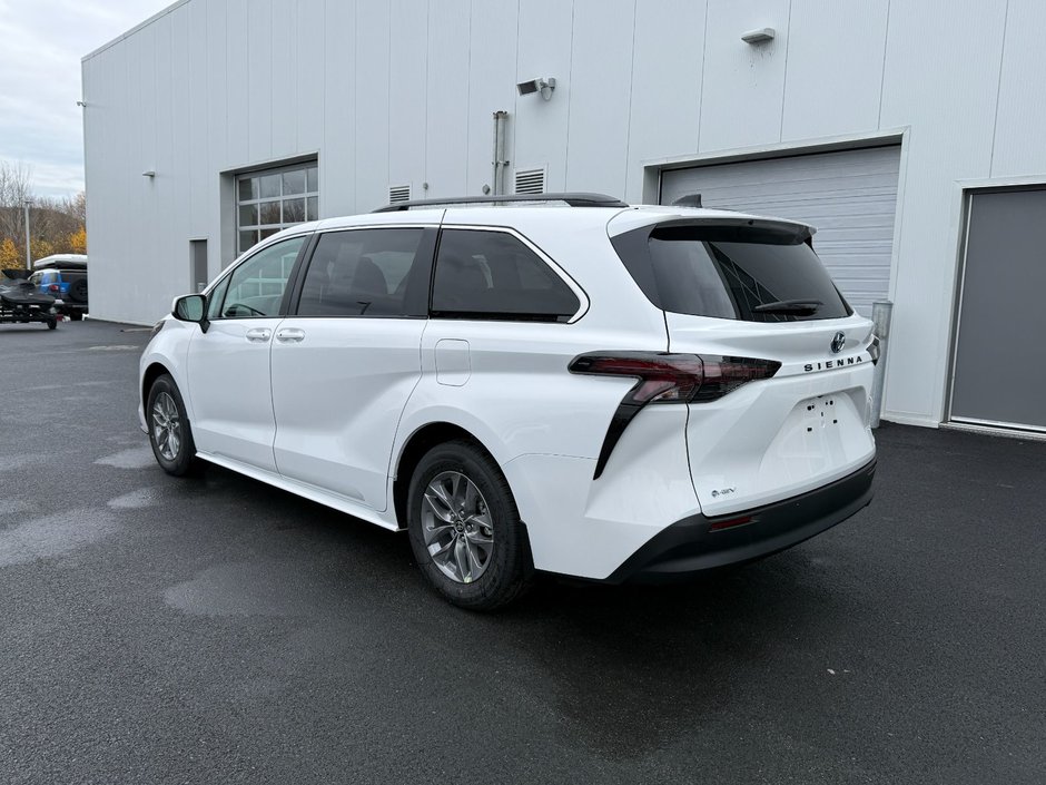 2025 Toyota SIENNA LE 8 PLACES LE-2