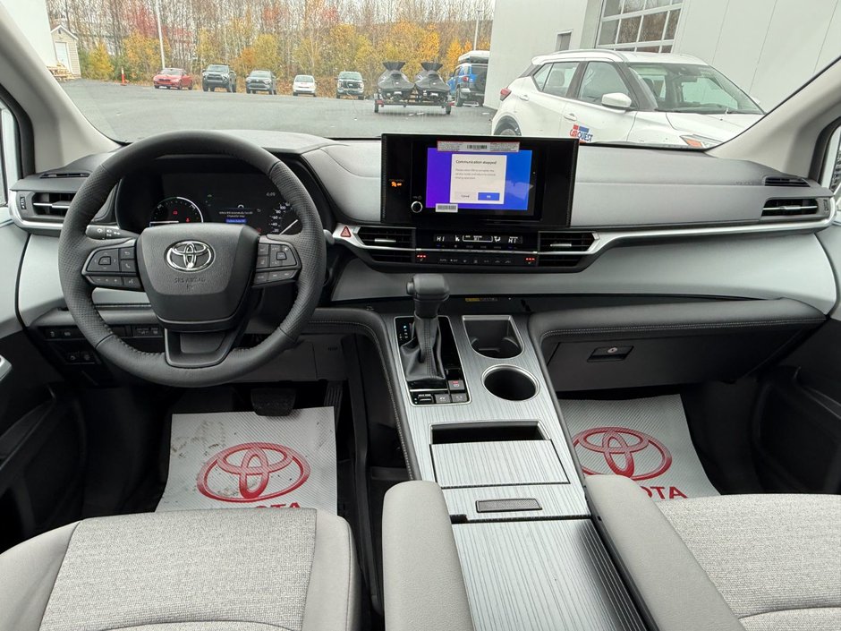 2025 Toyota SIENNA LE 8 PLACES LE-12