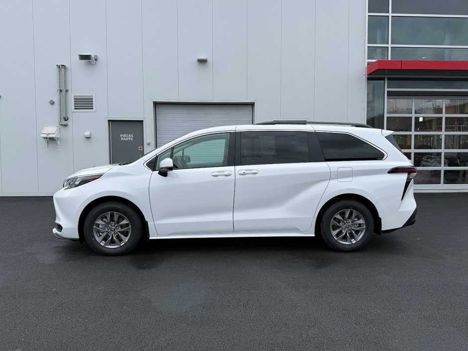 2025 Toyota SIENNA LE 8 PLACES LE-1