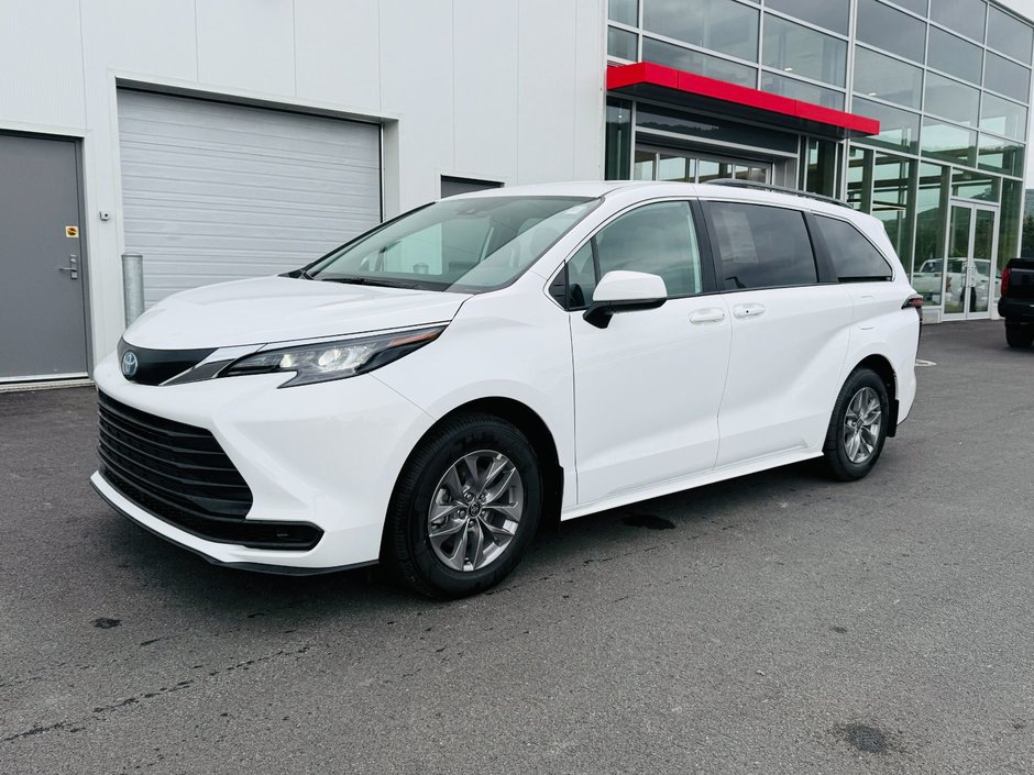 Toyota Sienna Hybrid LE  8-PASS 2025-0