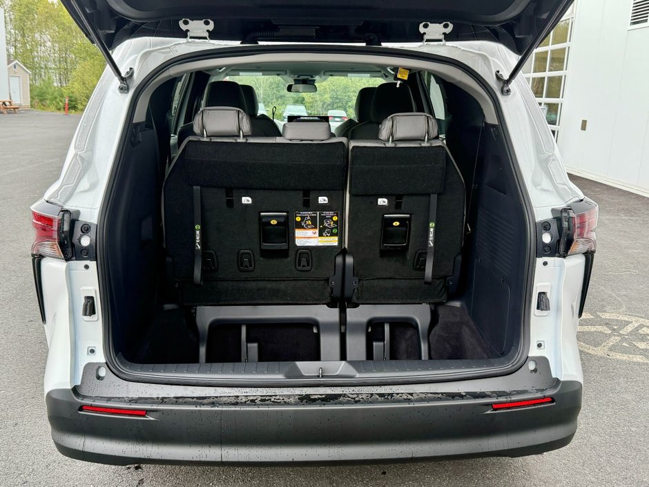 Toyota Sienna Hybrid LE  8-PASS 2025-20