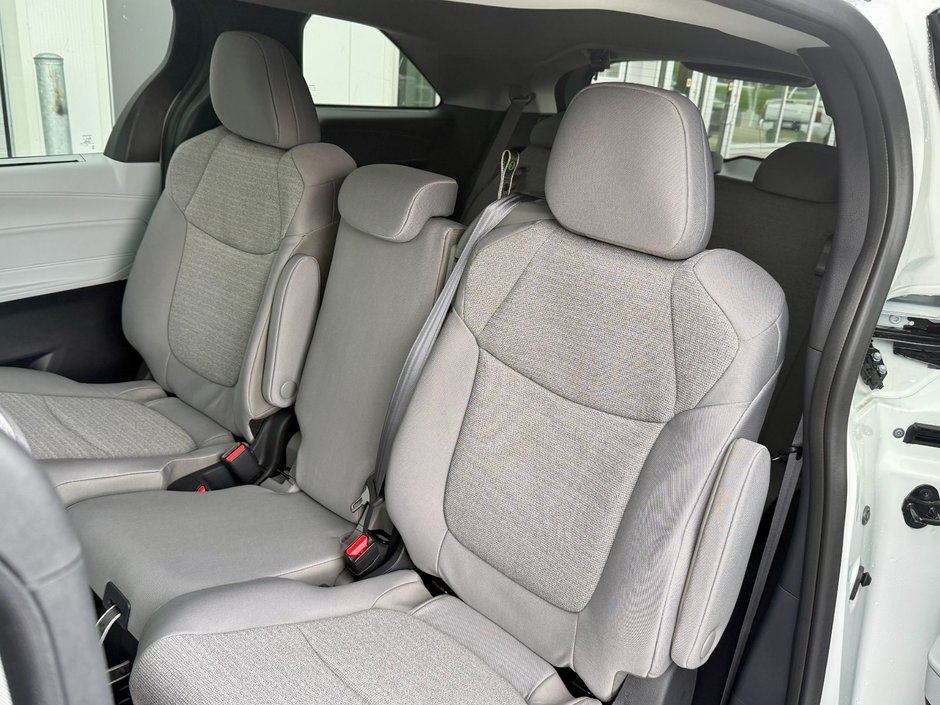 Toyota Sienna Hybrid LE  8-PASS 2025-16