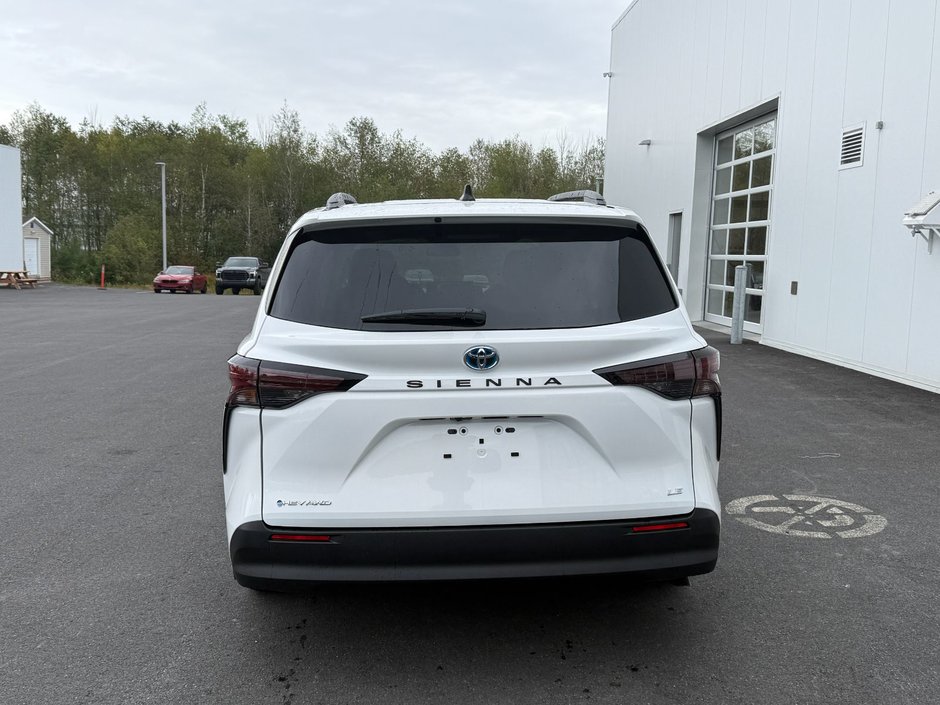 Toyota Sienna Hybrid LE  8-PASS 2025-3